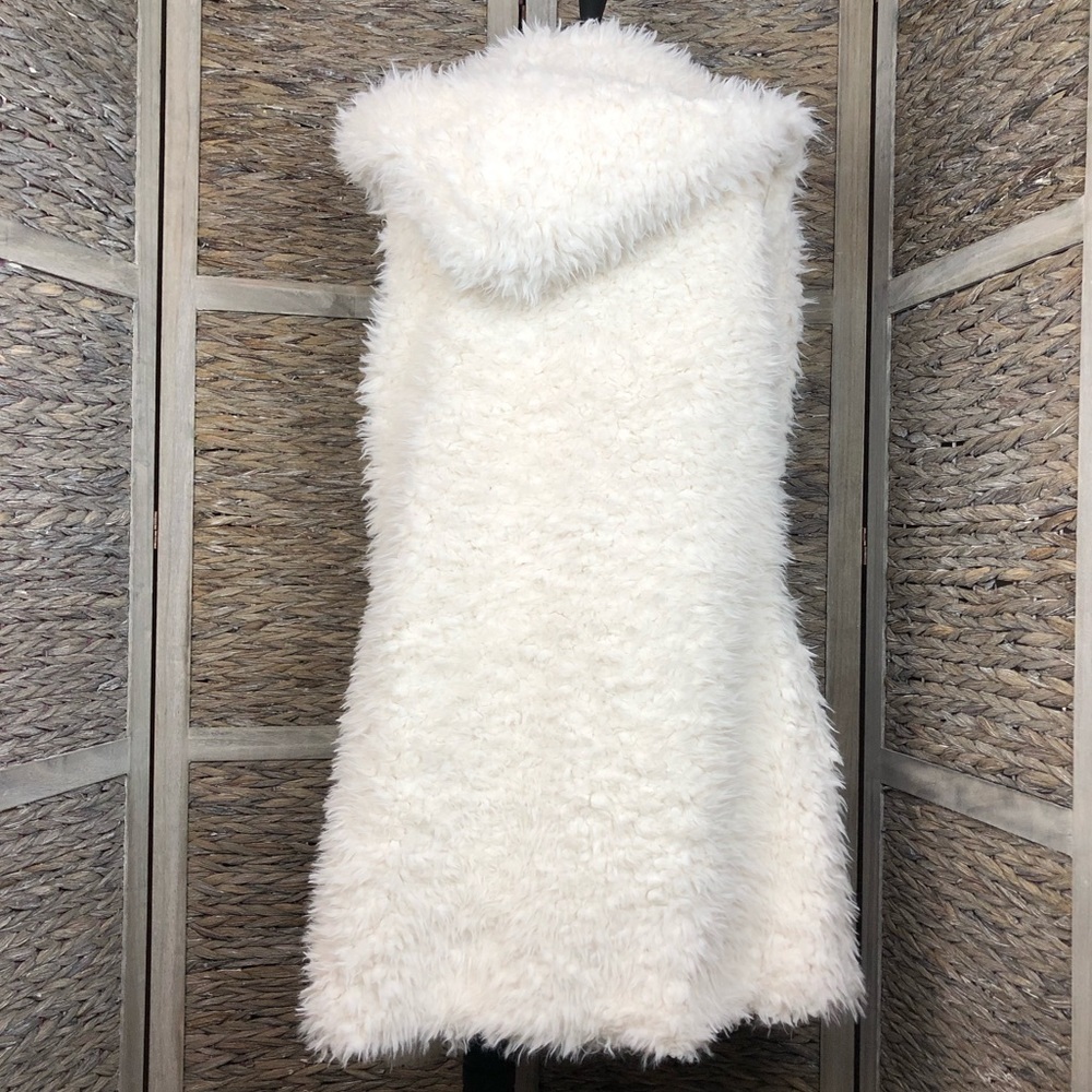 White Faux Fur Hooded Vest With Pockets gifts - Picture 5 of 8